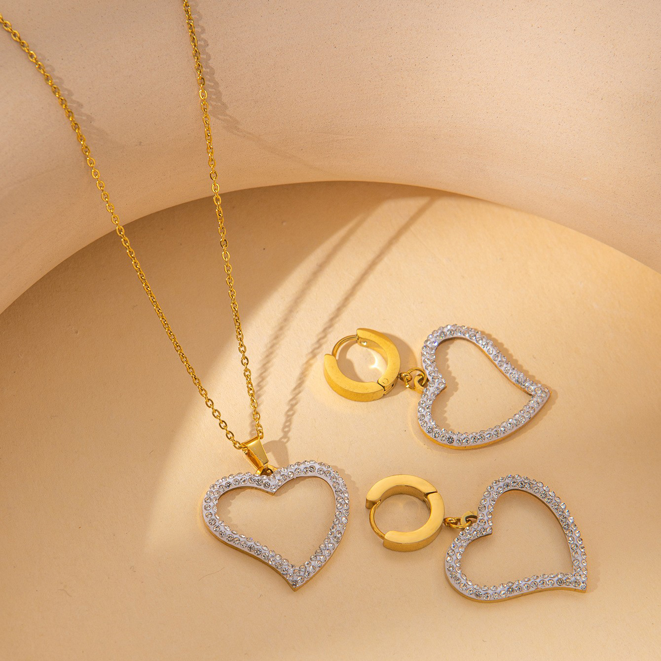 Hollow crooked white diamond necklace earrings