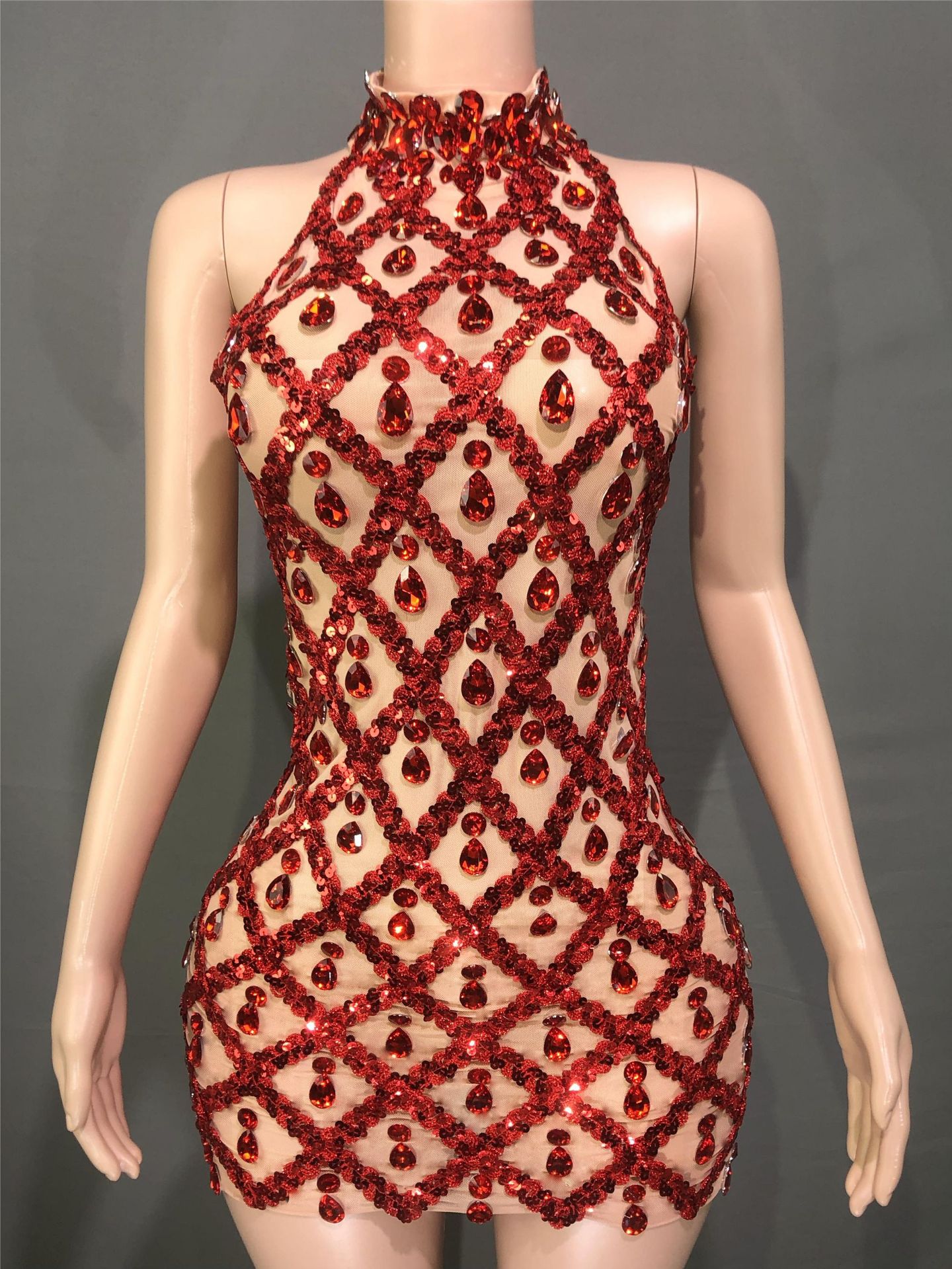 Red stripes on the skin of short skirt