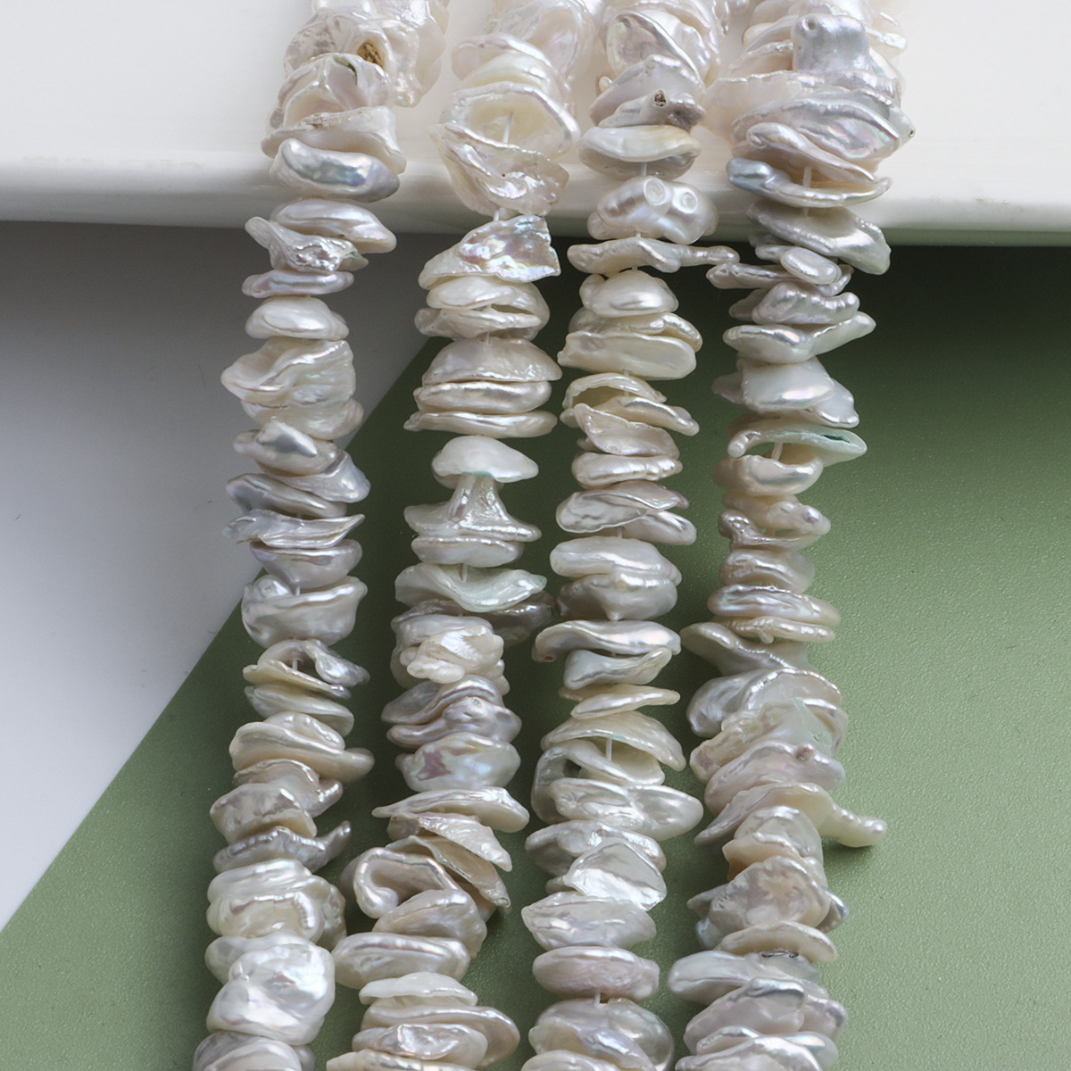 Natural white (cold light)