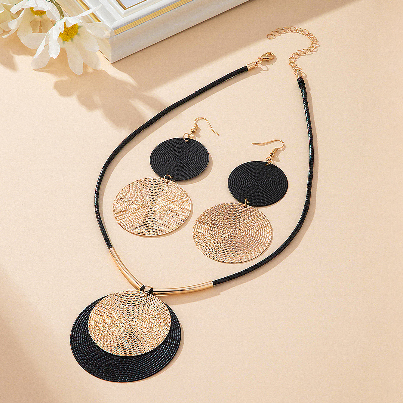 3:Necklace Earrings suit