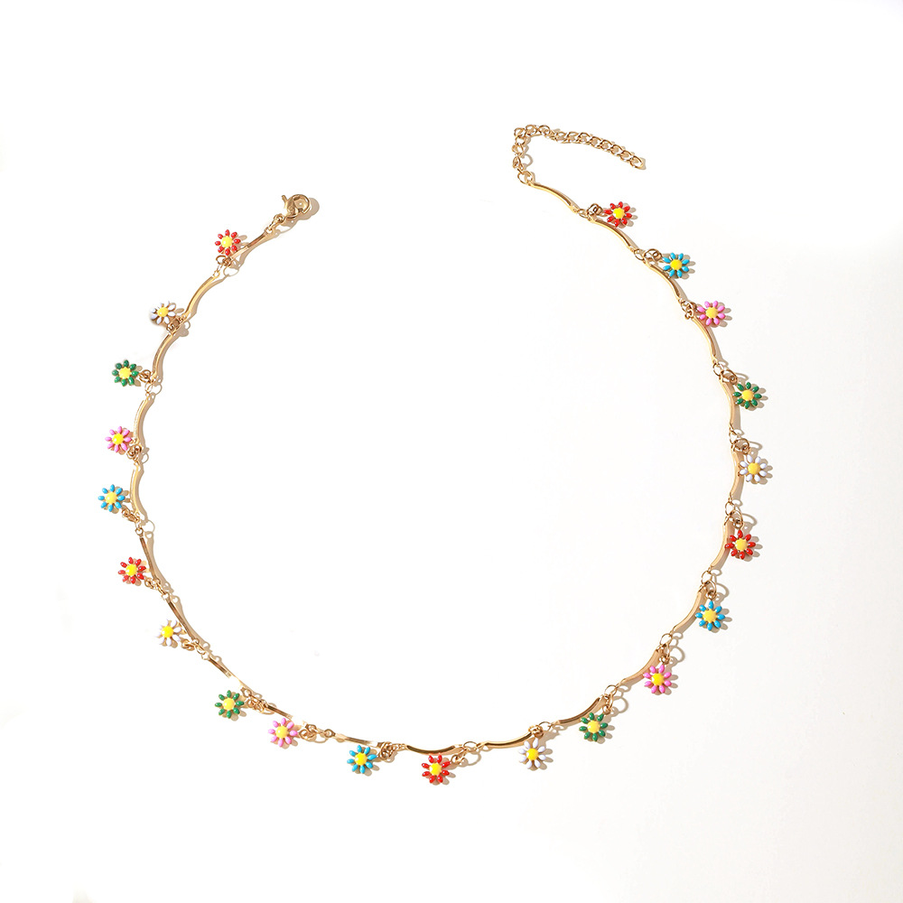 9:40 5CM hanging daisies