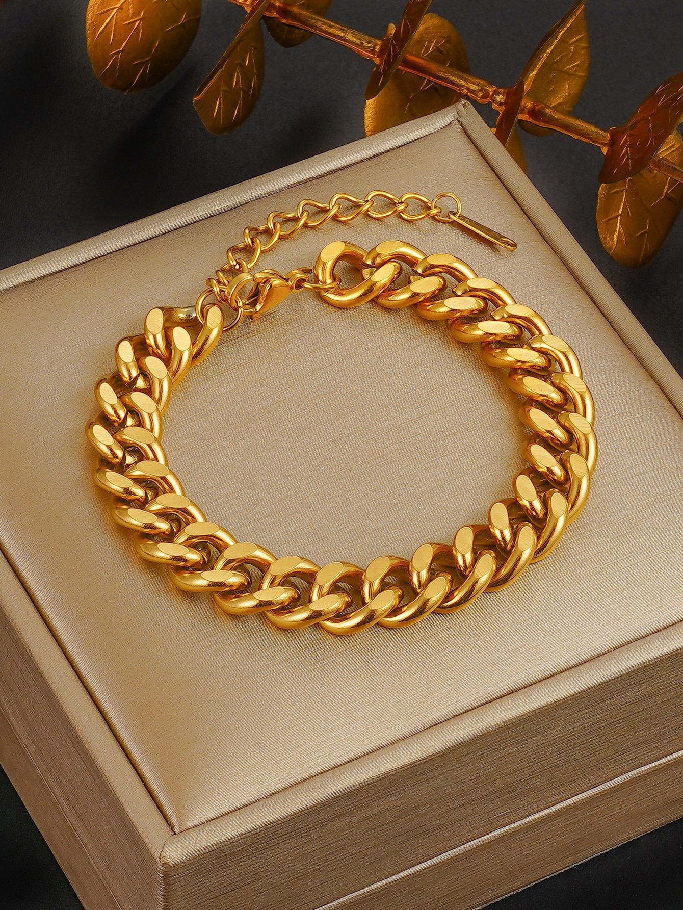 Bracelet gold