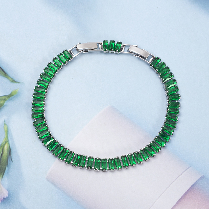 9:S009 white K-emerald zircon