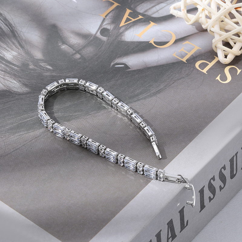 2:S049 silver double-white Zirconium