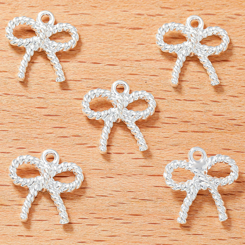 3:luce di colore silver