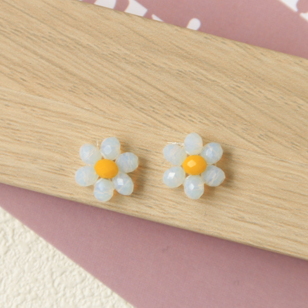 2:A clear yellow core