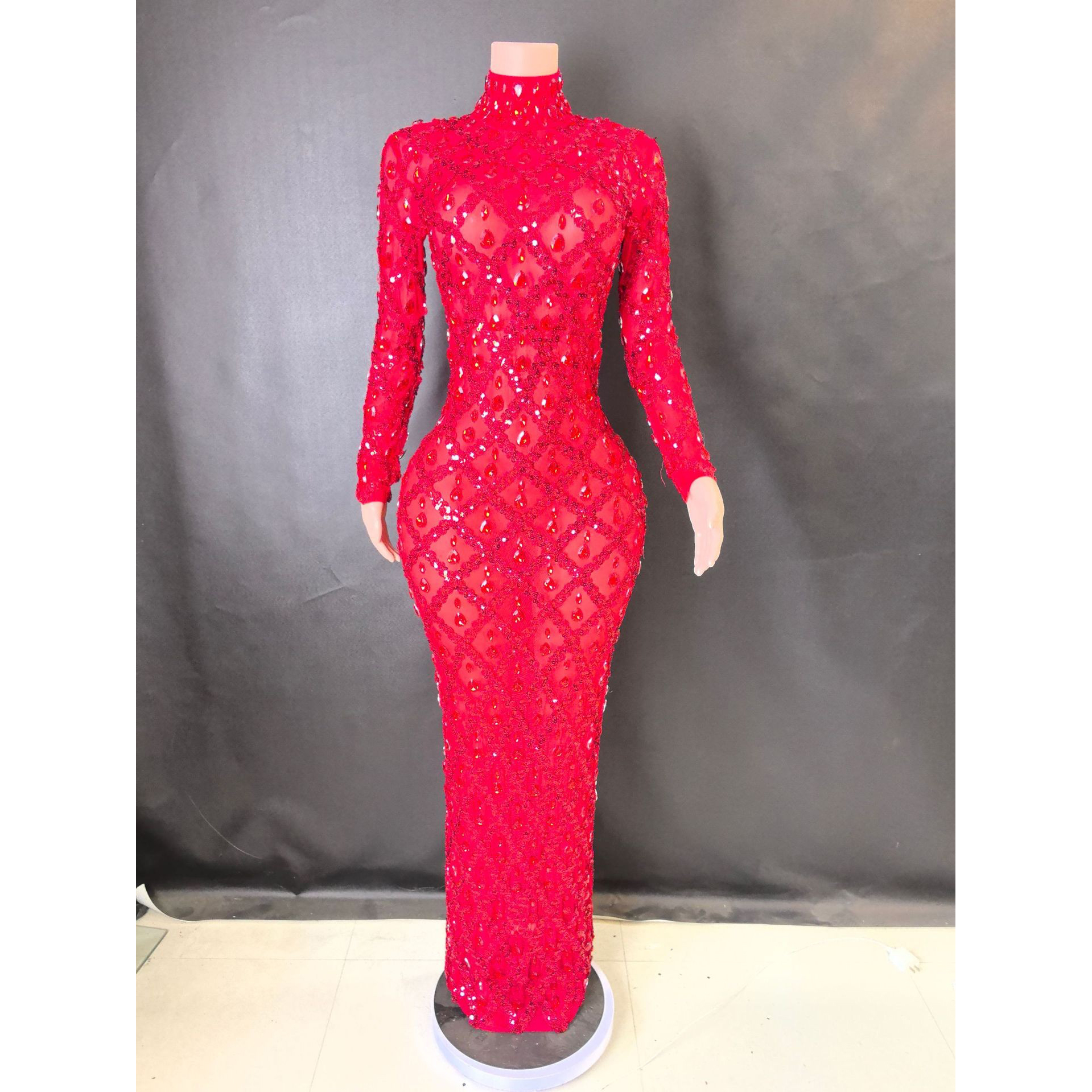 Long sleeve red long