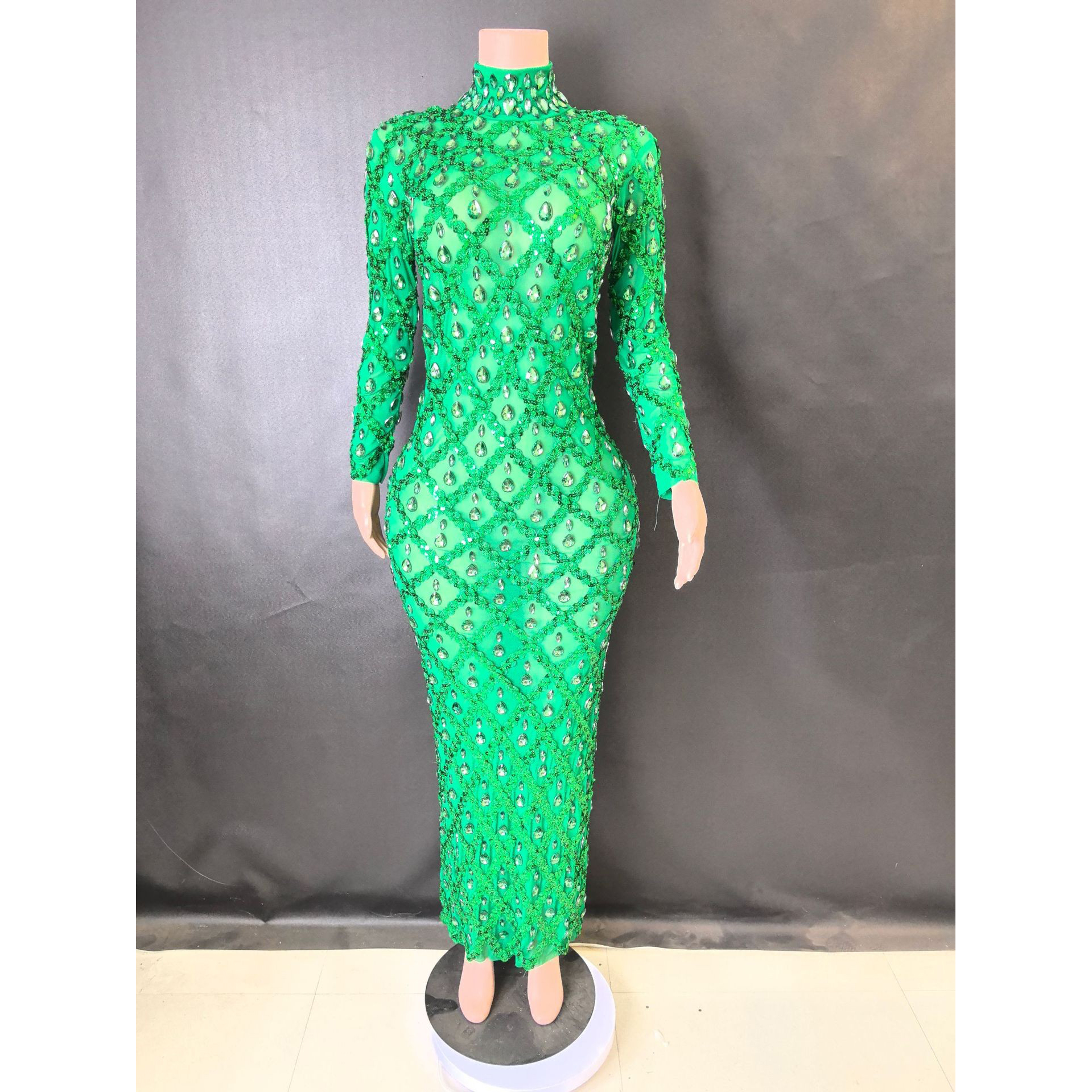 Long sleeve green long