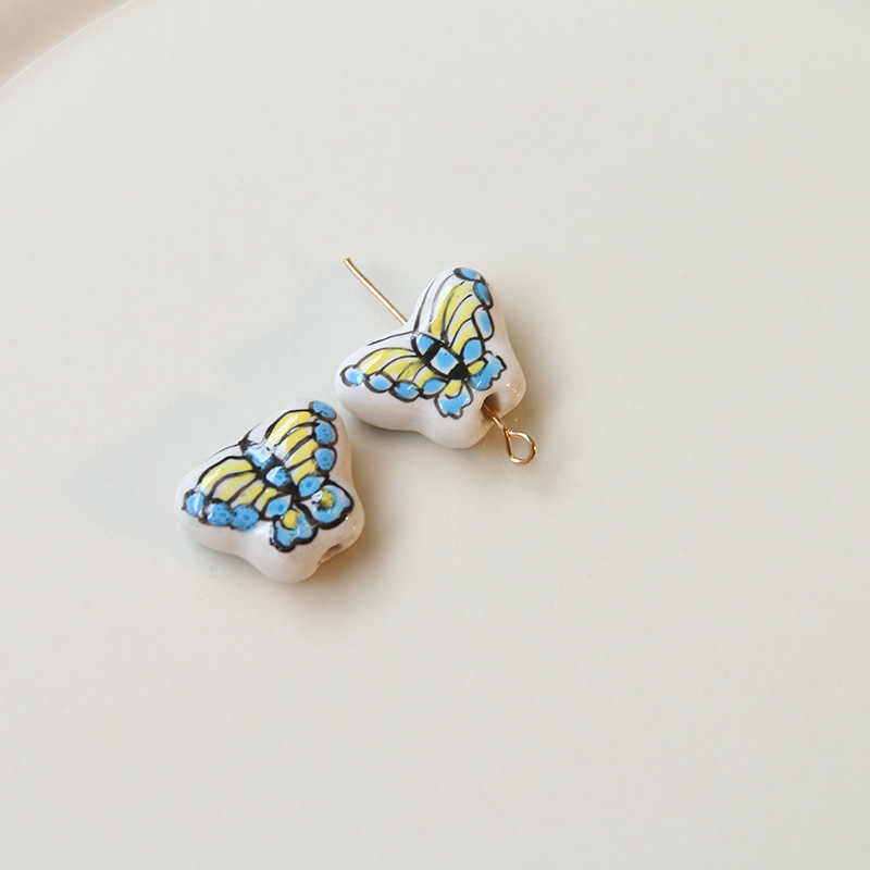 1:78# white butterfly