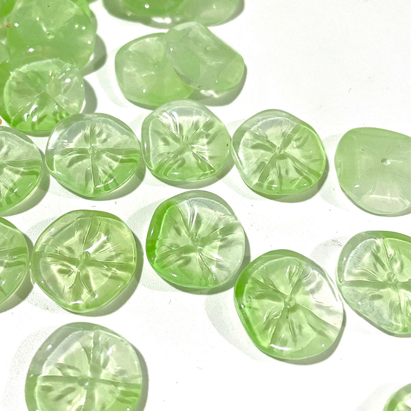 8:Fresh green gradient with water foam