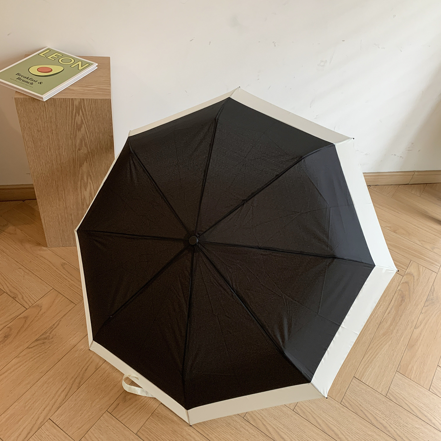 Plain white-edged black