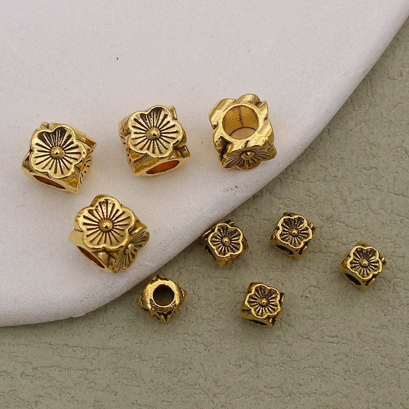 Ancient gold 5x5mm hole 3mm