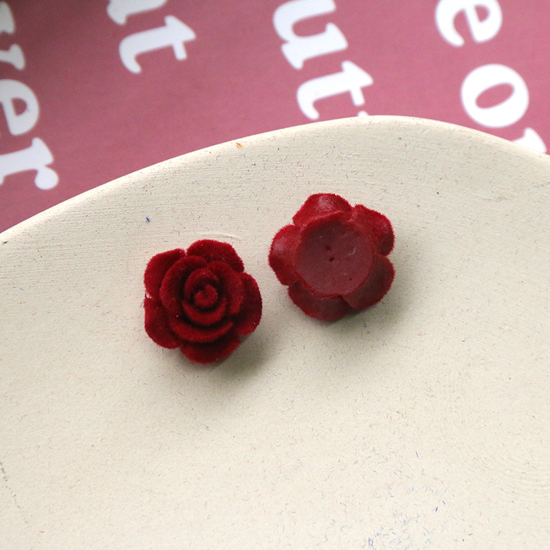 10Small-sized wine red camellia