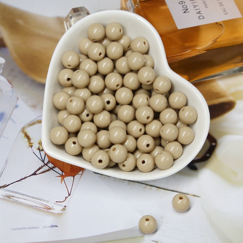 Light brown Diameter 6mm hole 1.5mm about 200pcs