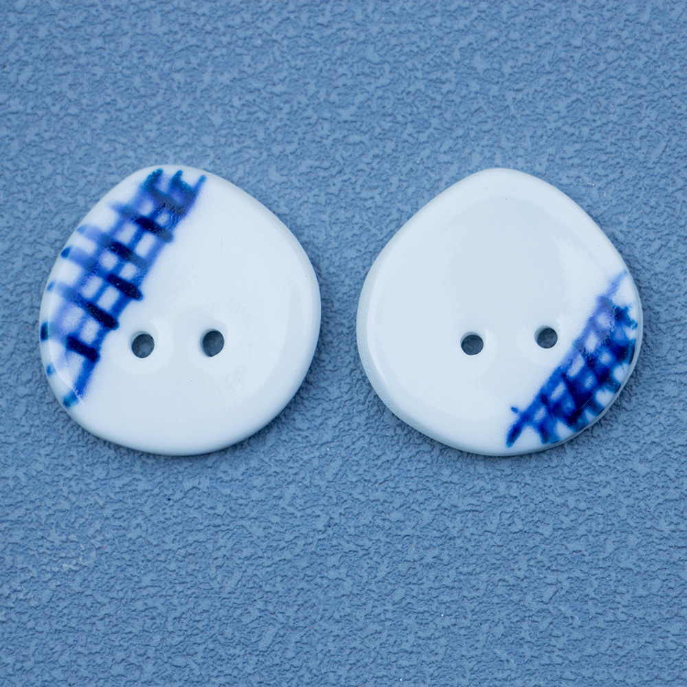 2:Blue and white plaid