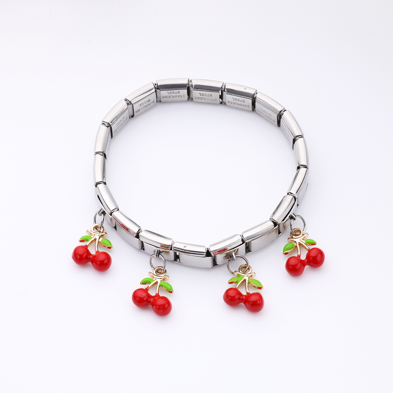 5:Three-dimensional cherry