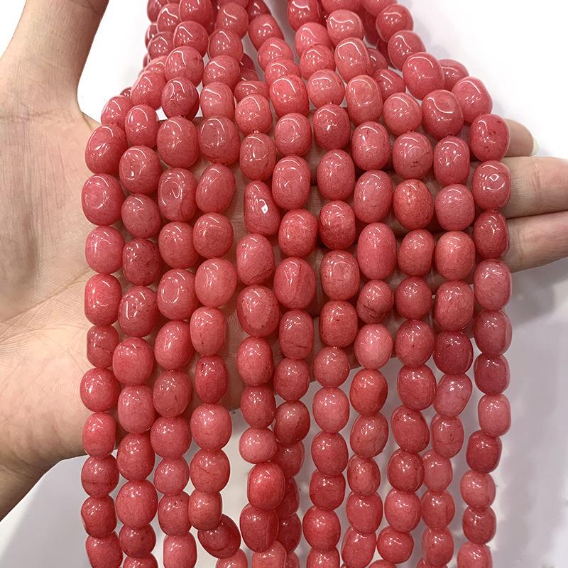 The irregular rectangular column is dark pink