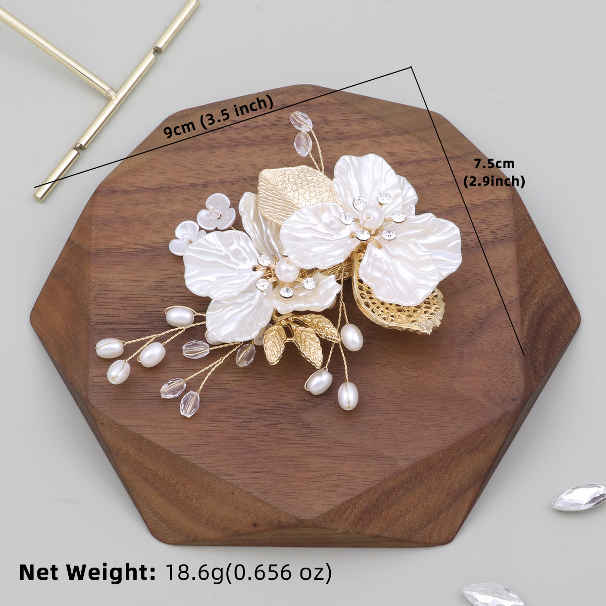 White flower hairpin