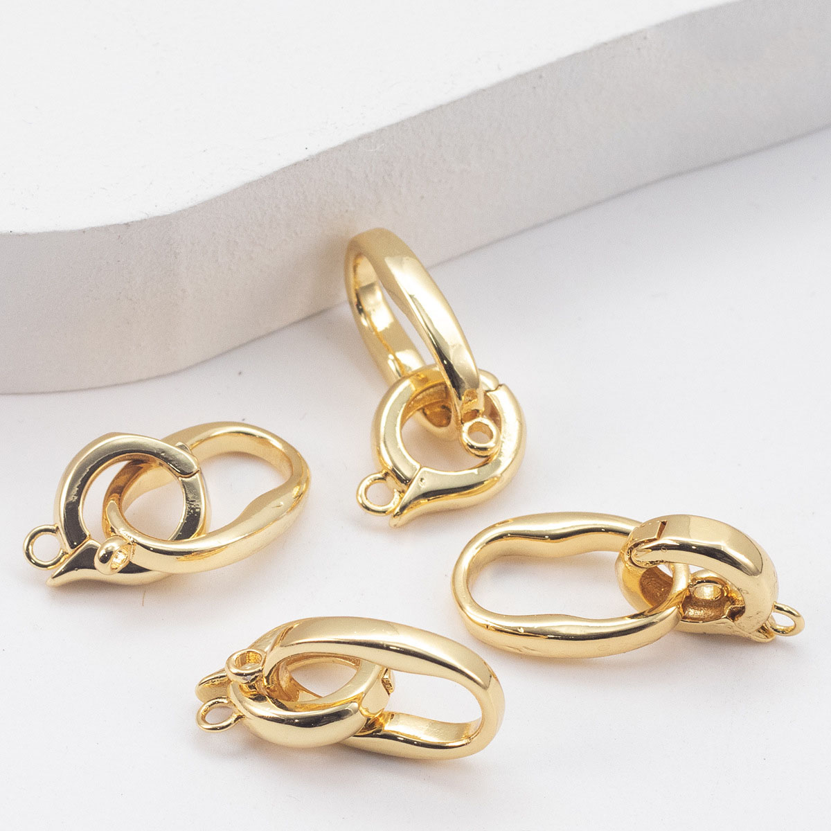 18K gold a pair