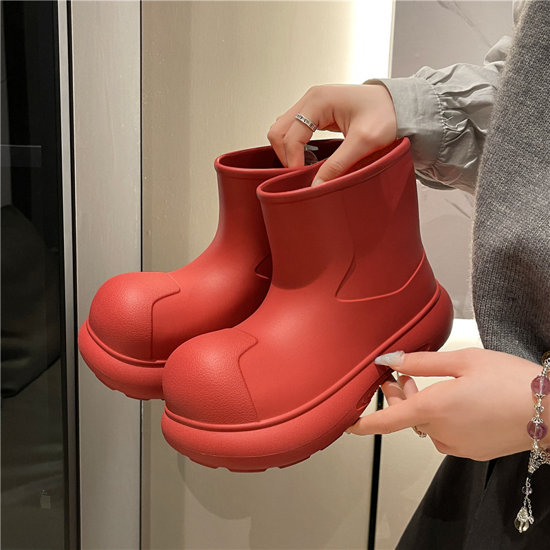 333 rain boots/red