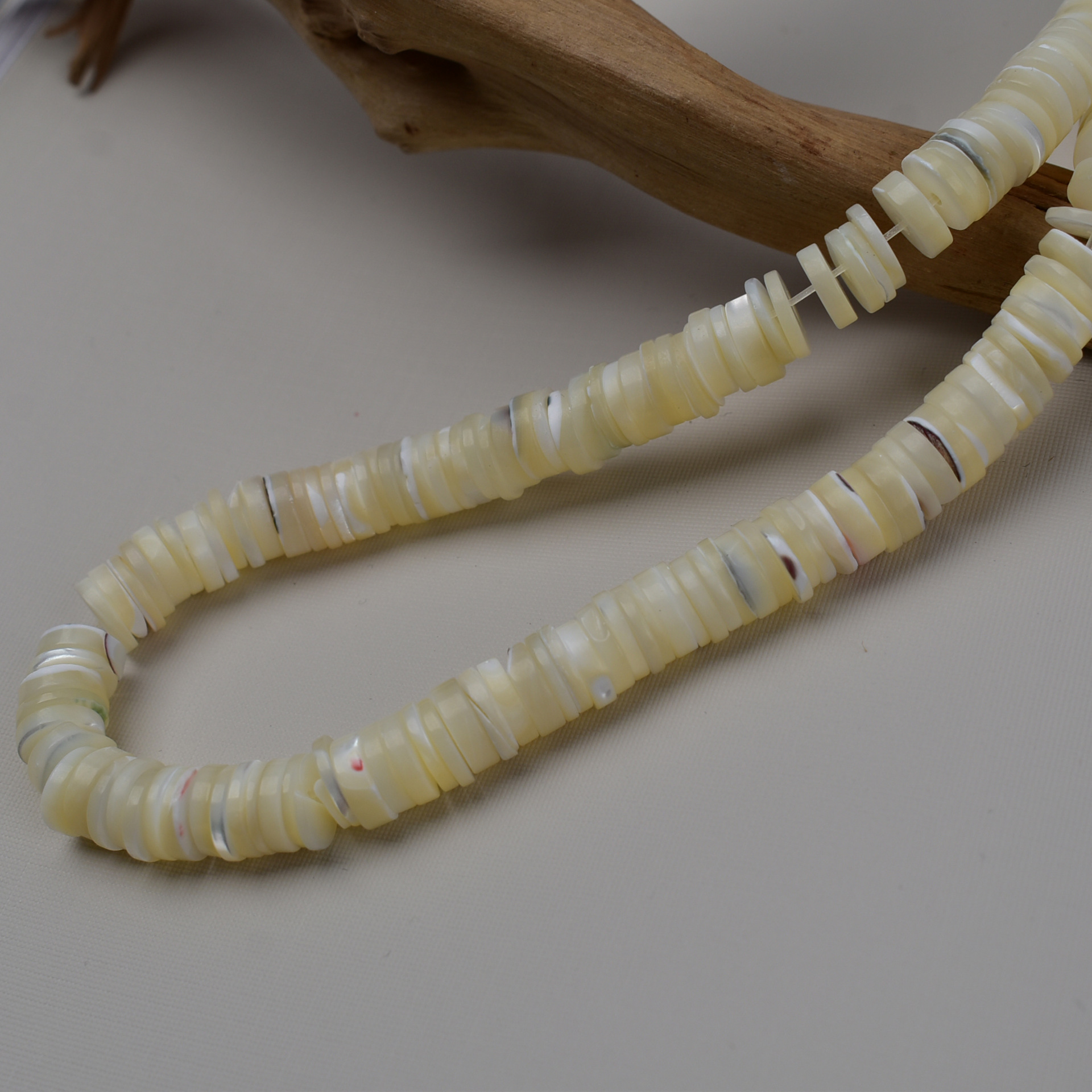 1 покинуть белый