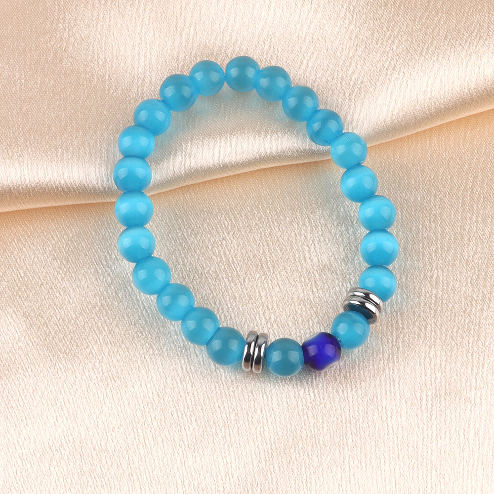 Sapphire blue cat's eye stone