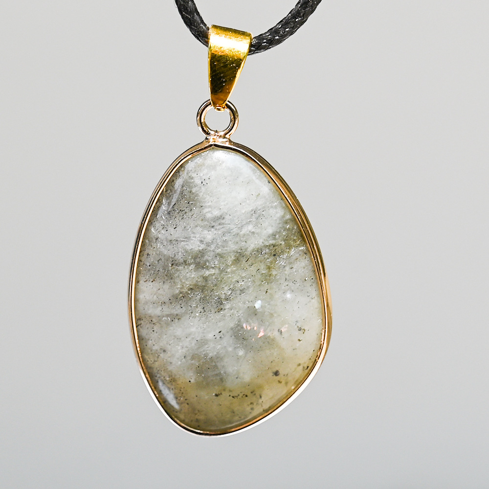 21:Gray feldspar