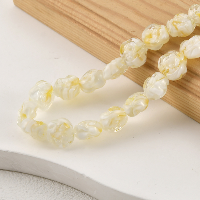 1 молочно-белый