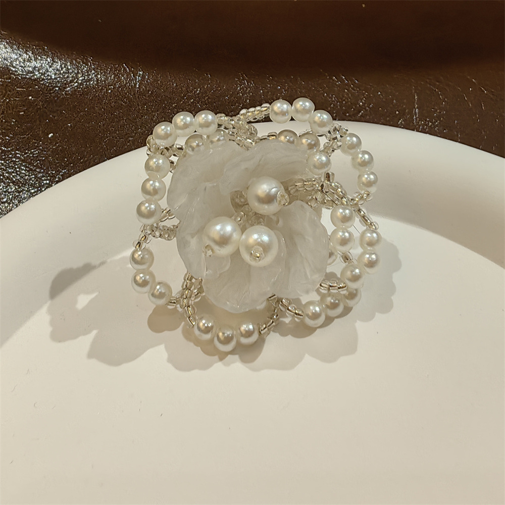 6:Imitation shell flower heart pearl flower shoelace buckle