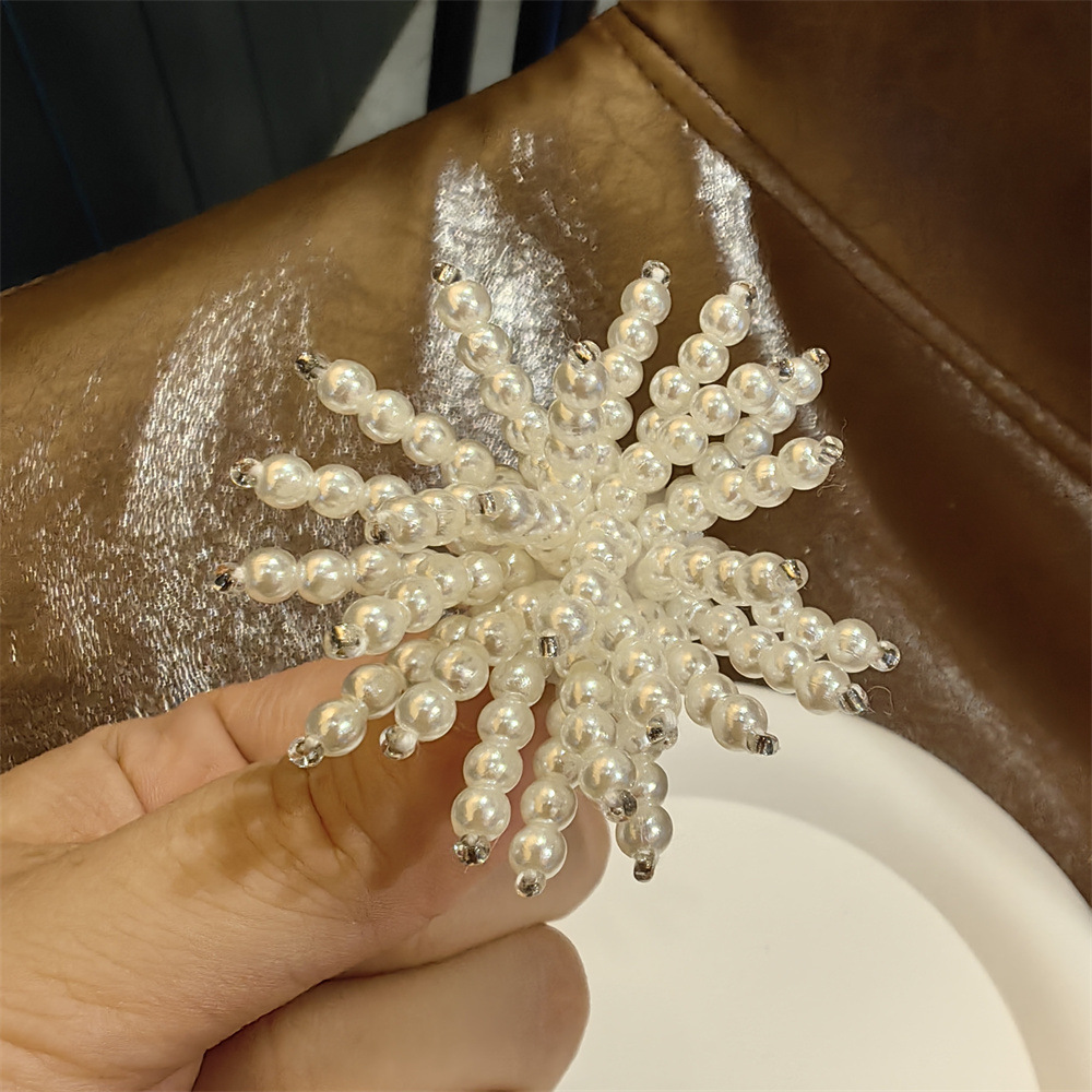 9:Pearl fireworks shoelace buckle