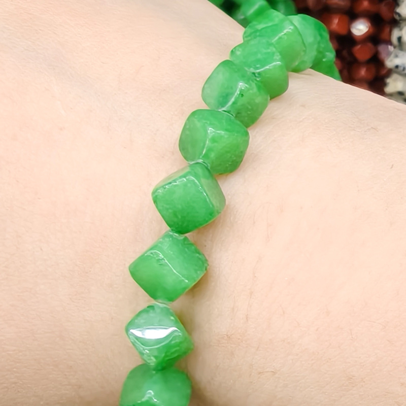 14:Malay jade in color
