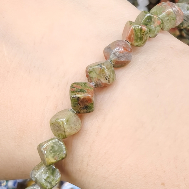 15:Unakite