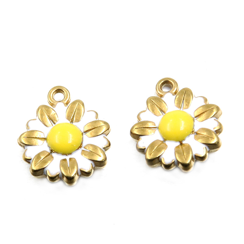 5:No. 3 White double-sided flower 15X18mm