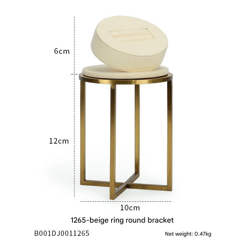 9:1265-off white ring round bracket 10 x 18cm