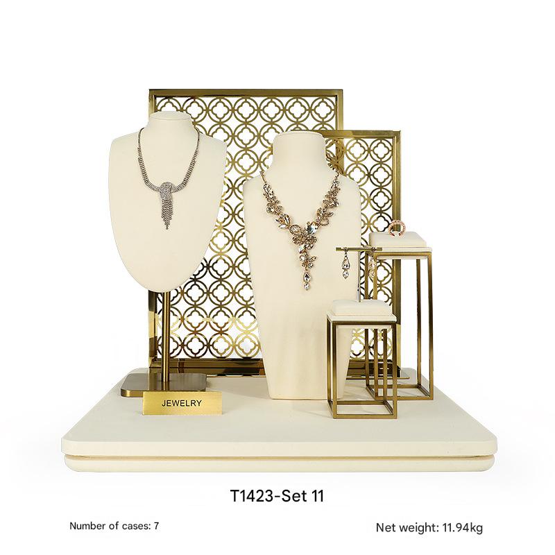 37:T1423-Set XI [50x 45]]