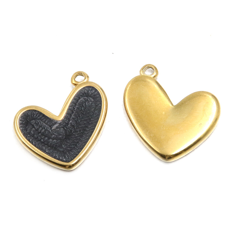16:black heart 20X22mm