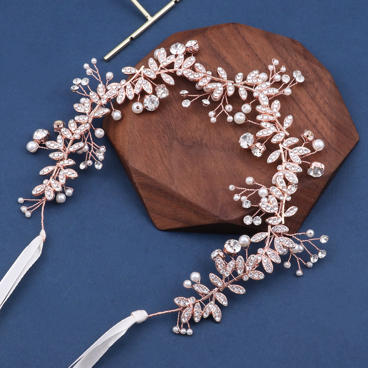 2:Rose gold hairband