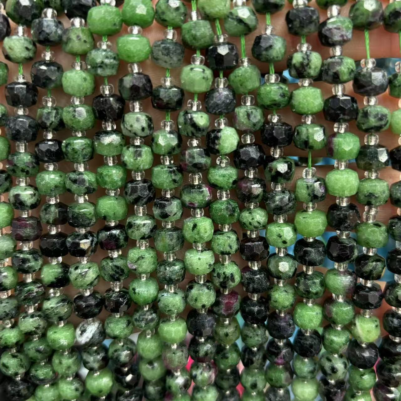 5:Red and green treasure