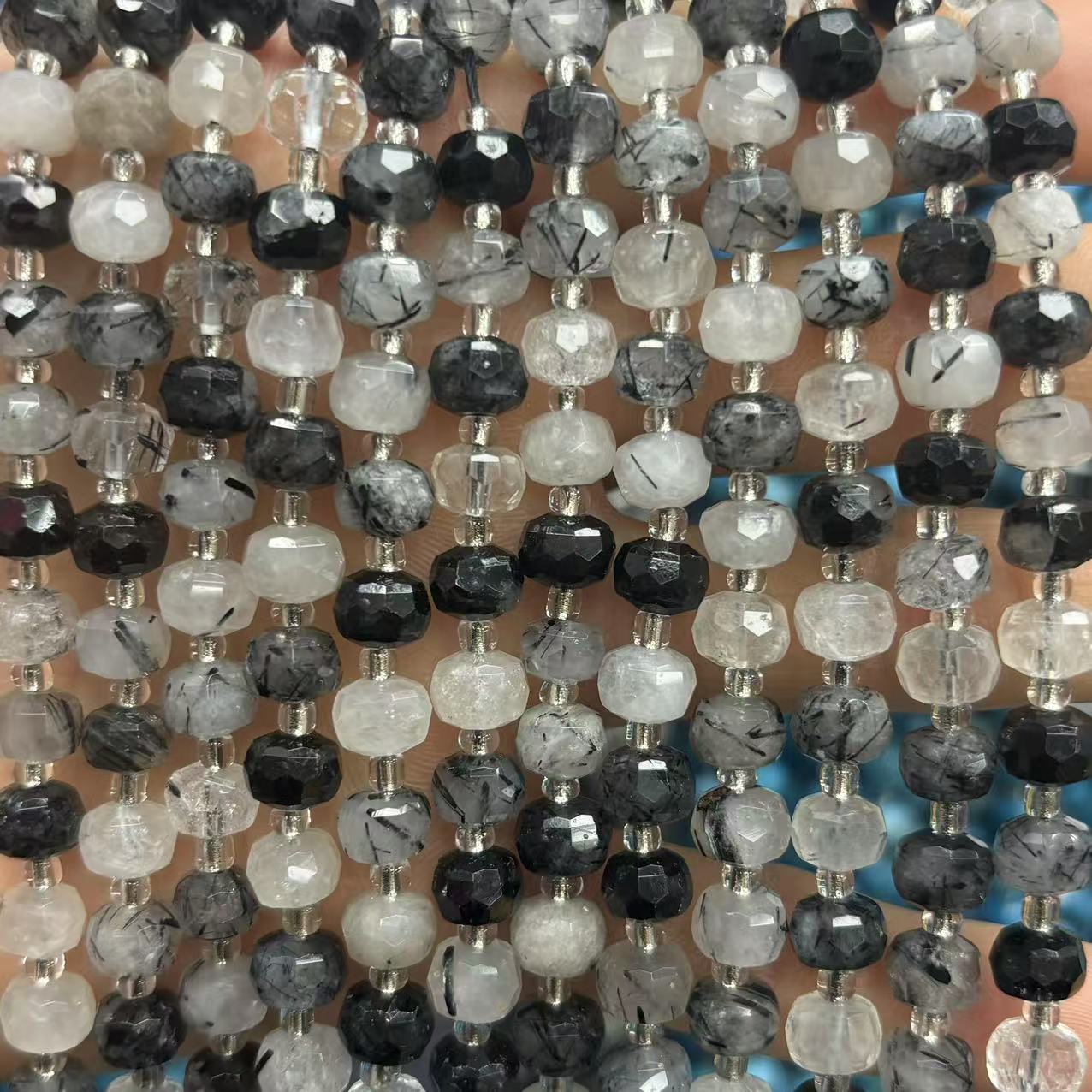 15:Black hair crystal