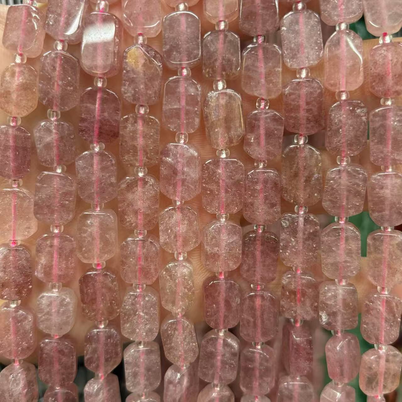 Strawberry crystal 8x12mm (about 28 pieces)