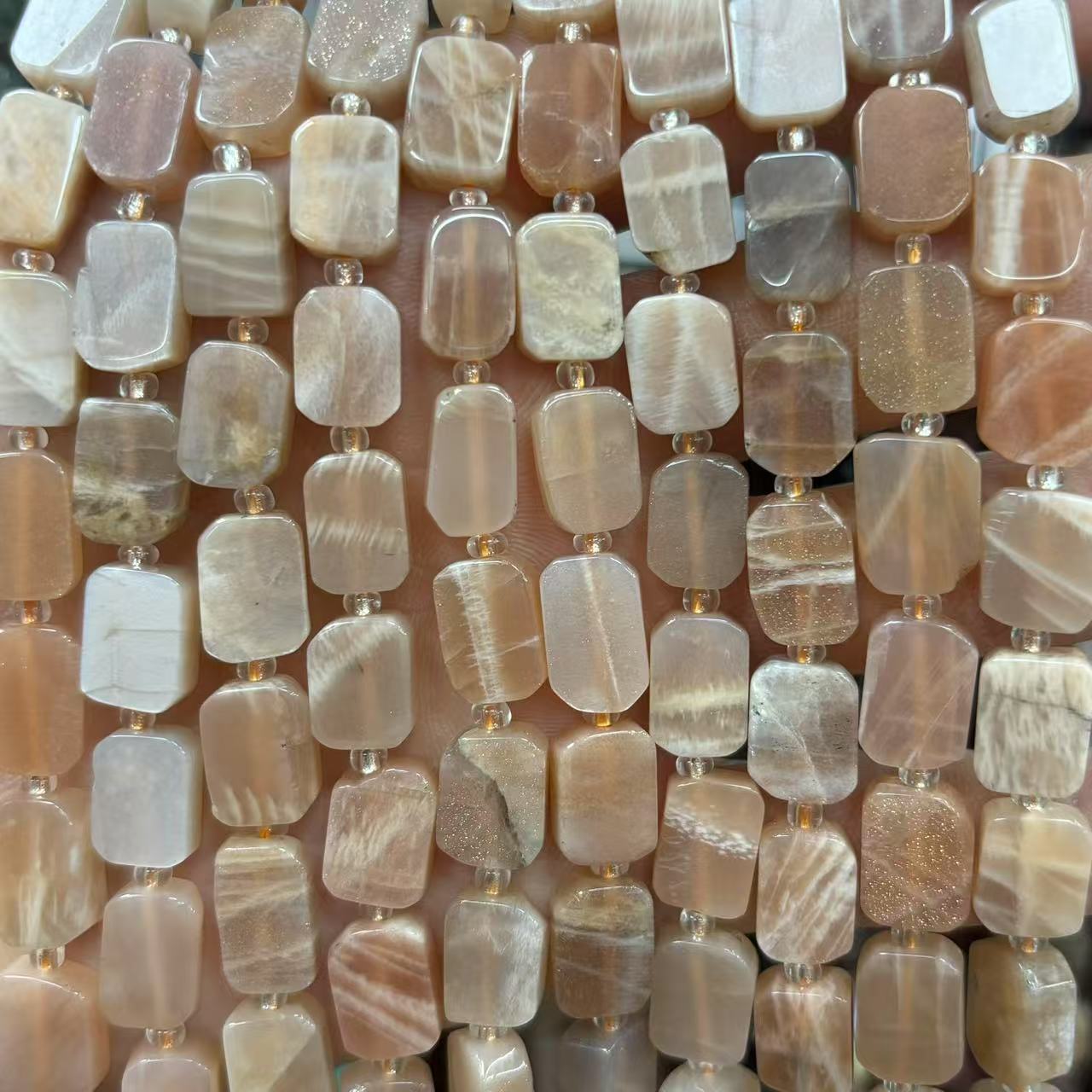 Sunstone 8x12mm (about 28 pieces)