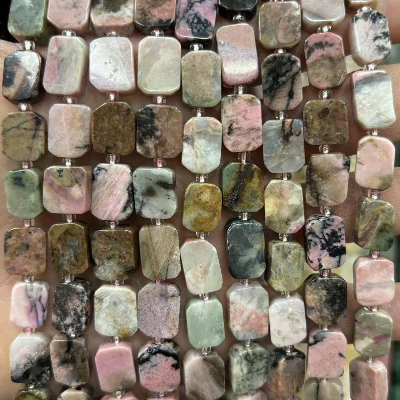 14:Black lines red lines