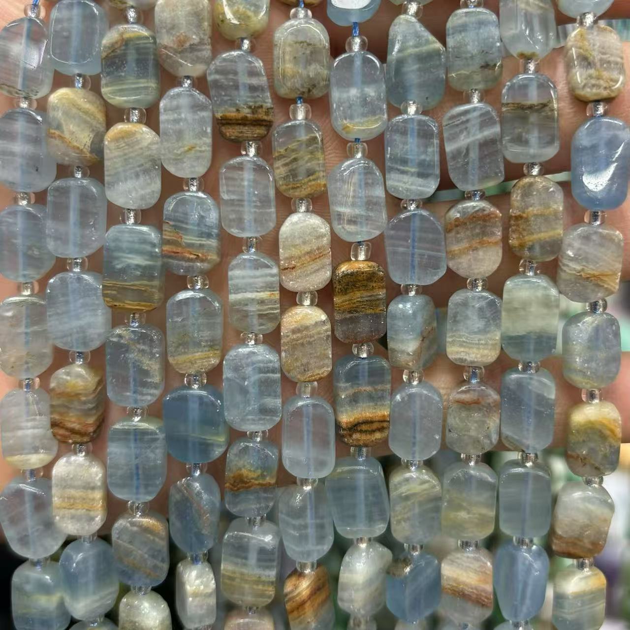 27:Blue square solution