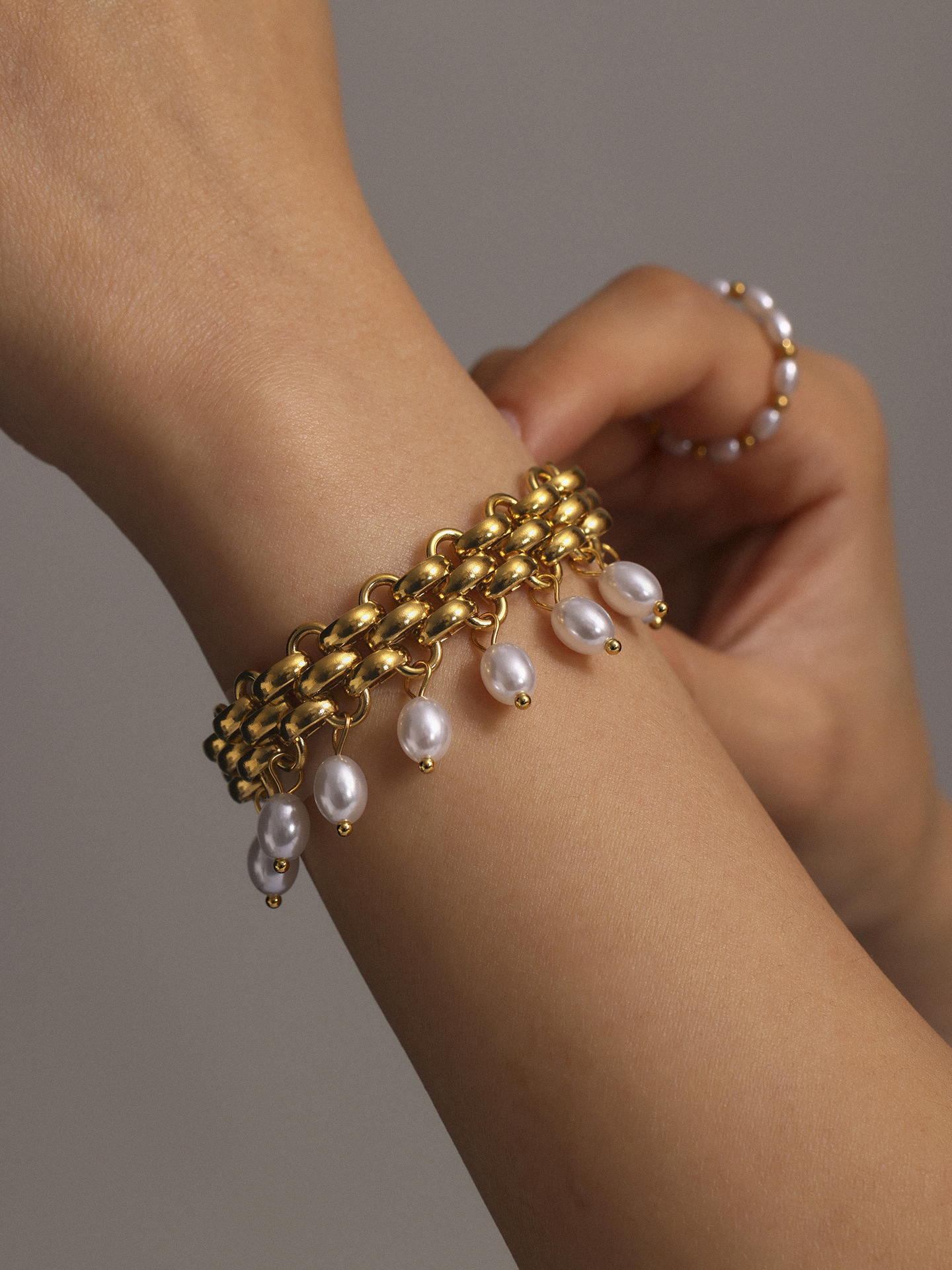 1:Txe232-gold shell bead bracelet 19cm