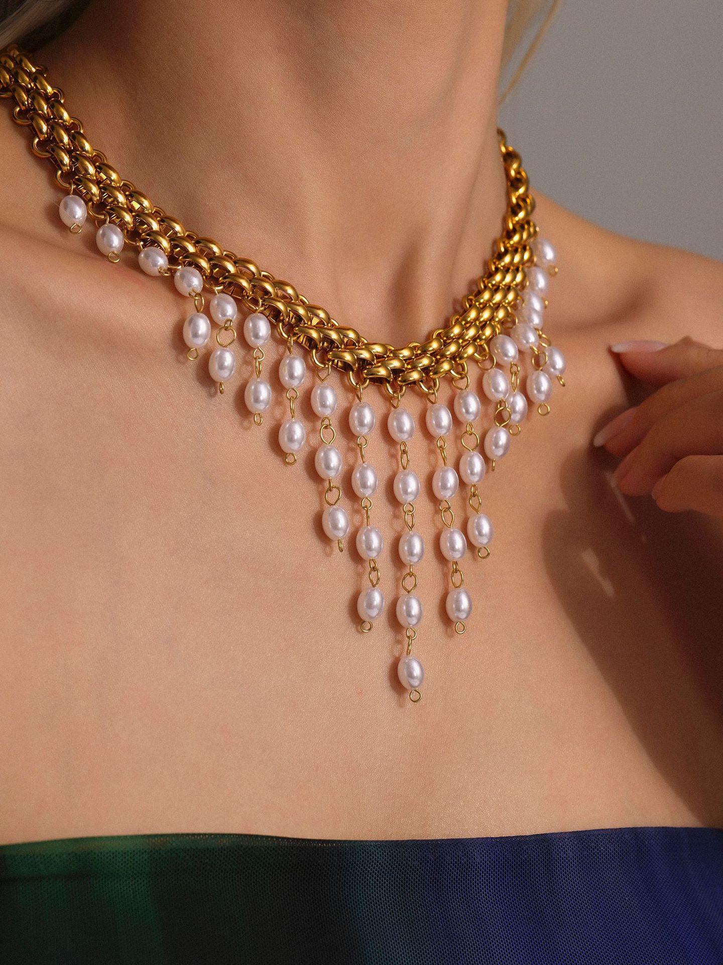 2:Txp232-gold shell beads long necklace 43cm
