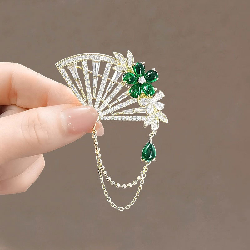 28:Brooch Style -828