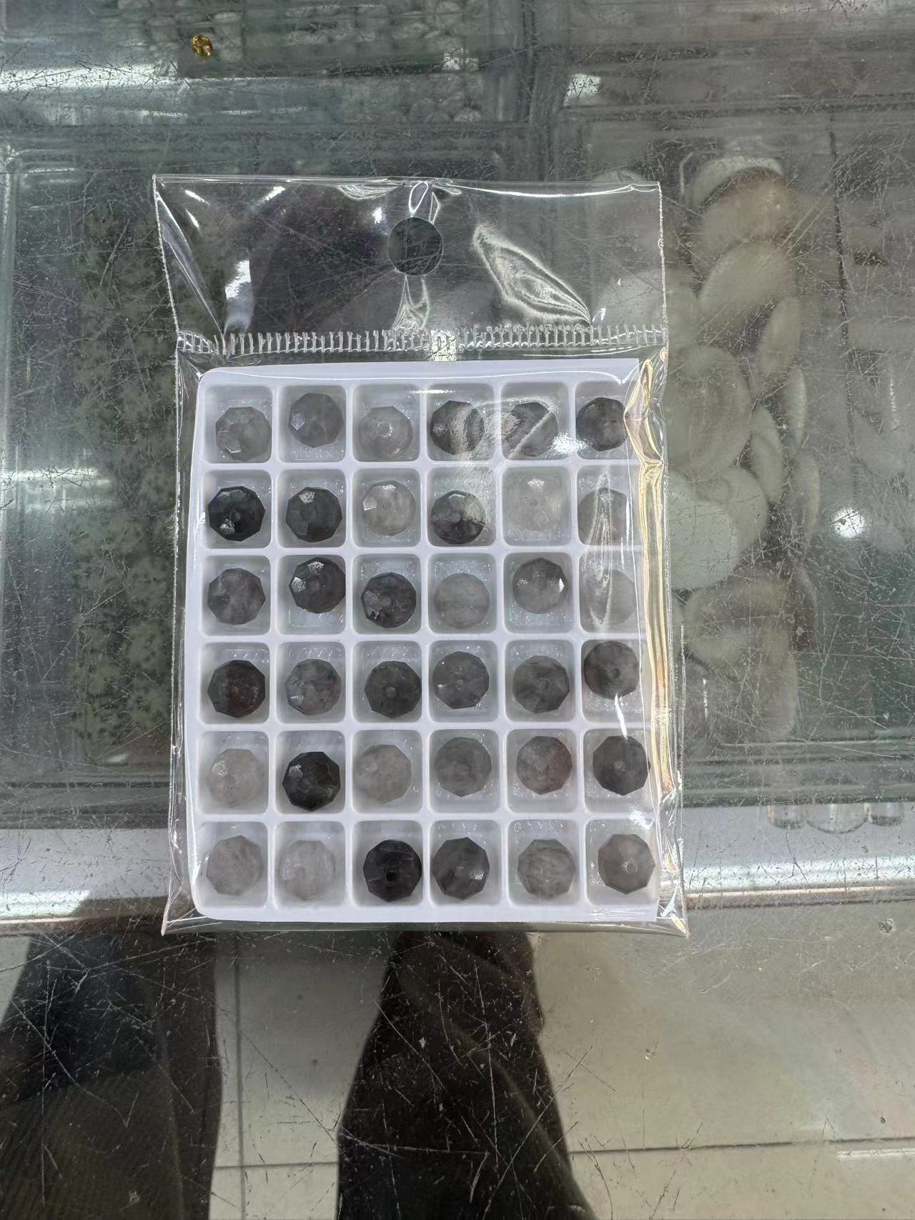 10:Cloud crystal stone