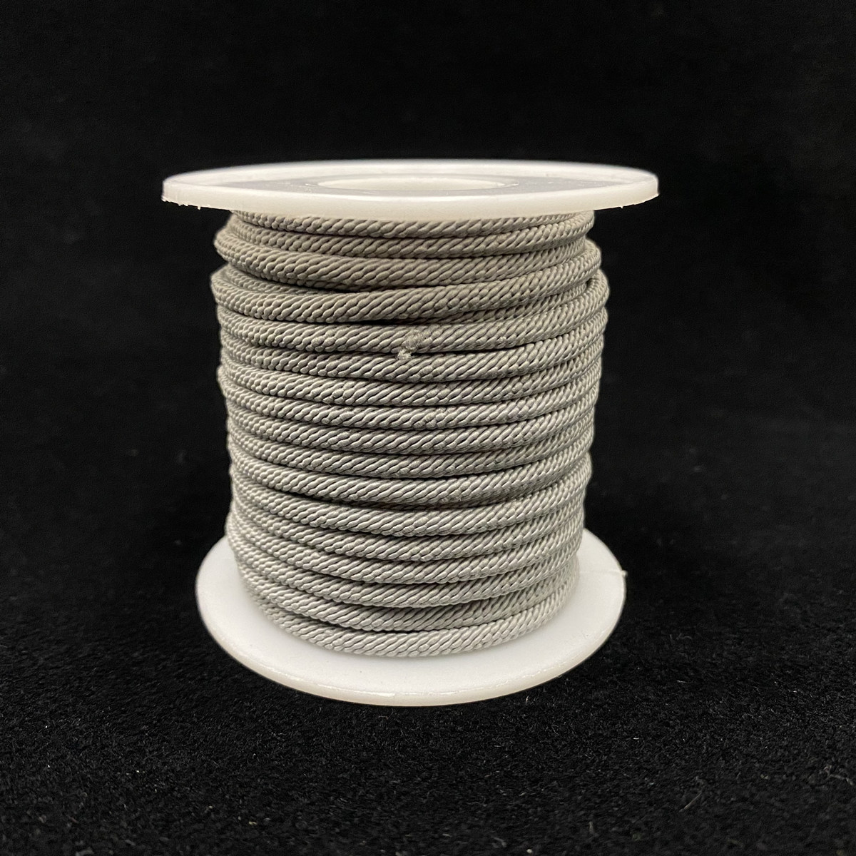 4:Light gray