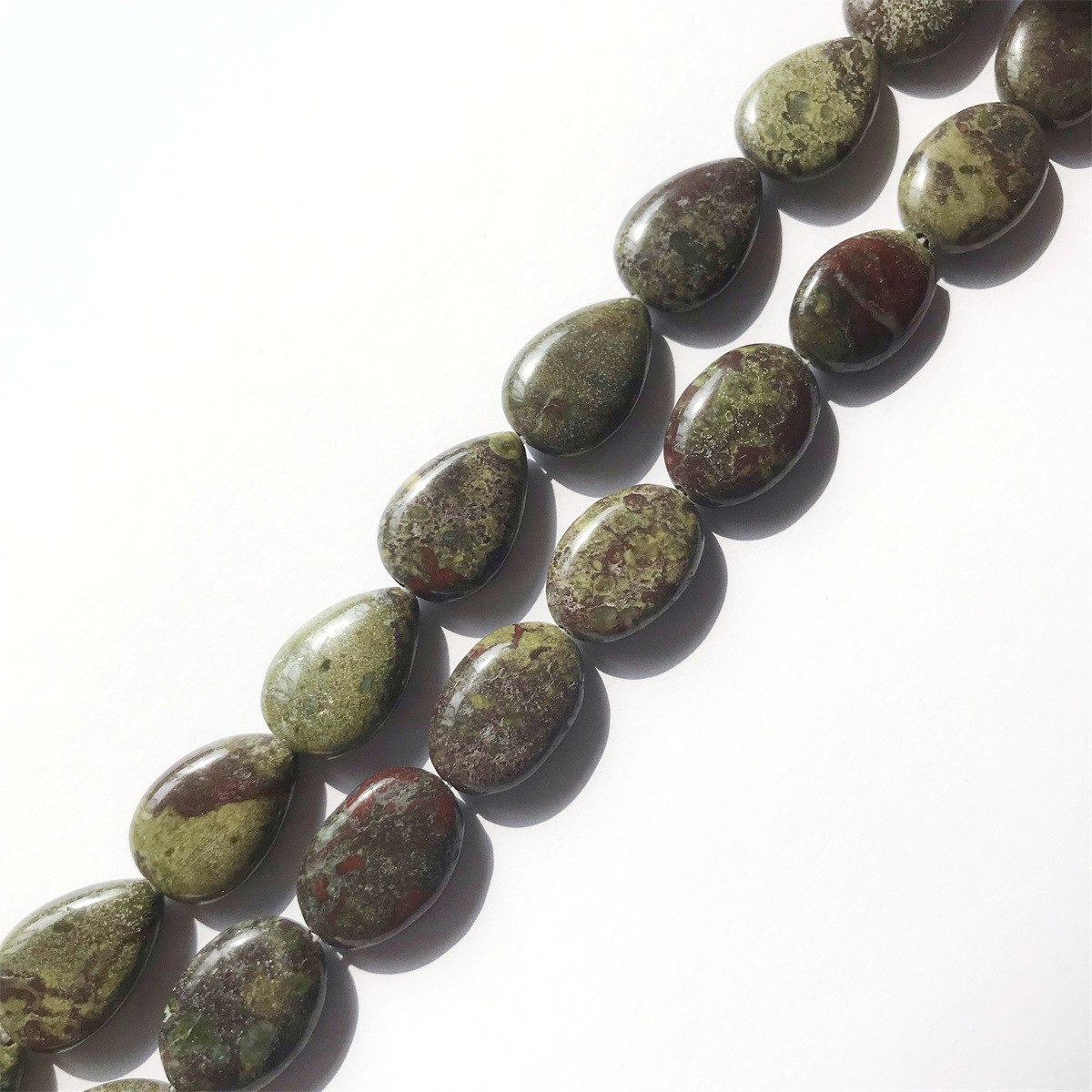 01-dragon bloodstone 12*18mm egg-shaped, about 22