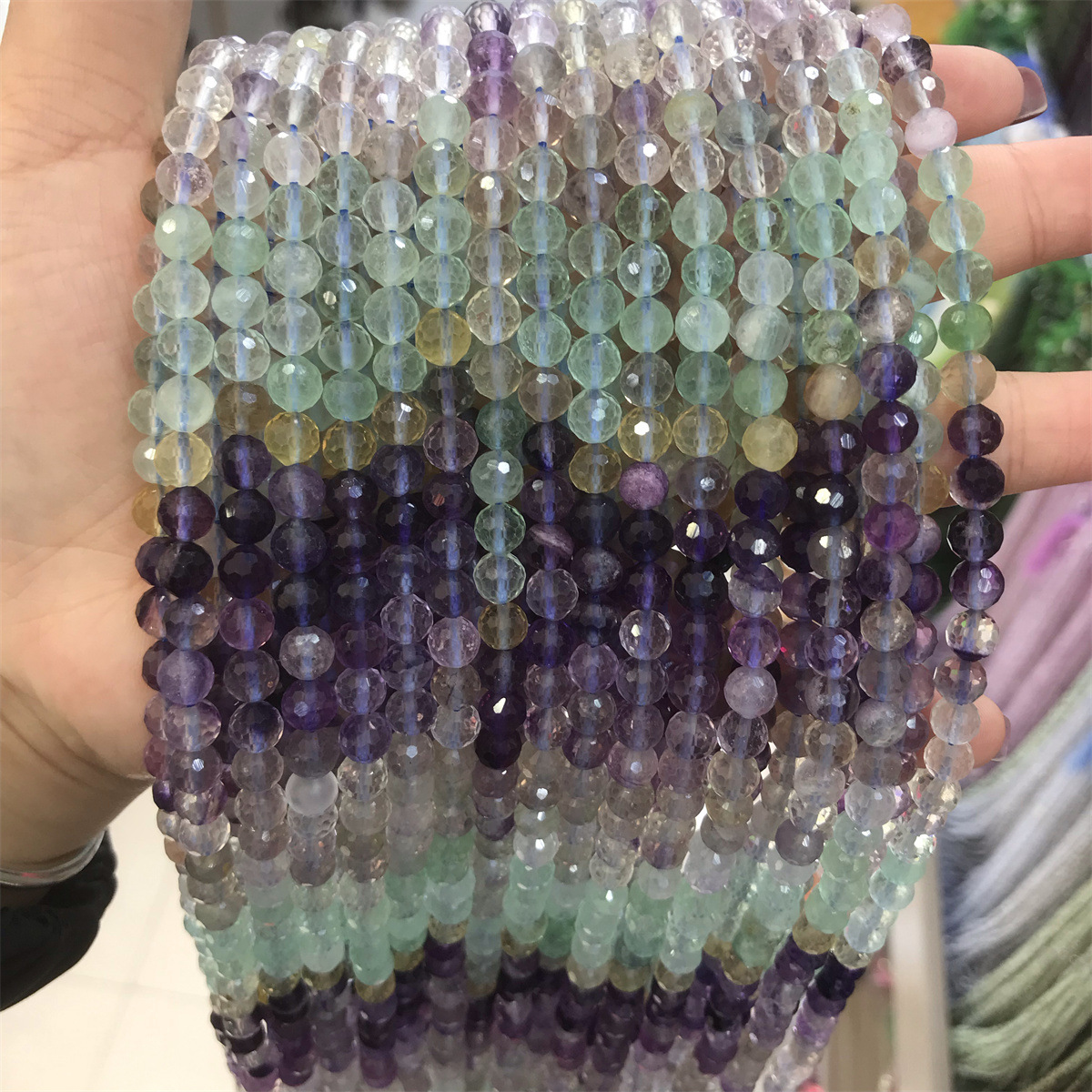 19-6mm gradient fluorite 5-6mm faceted round beads
